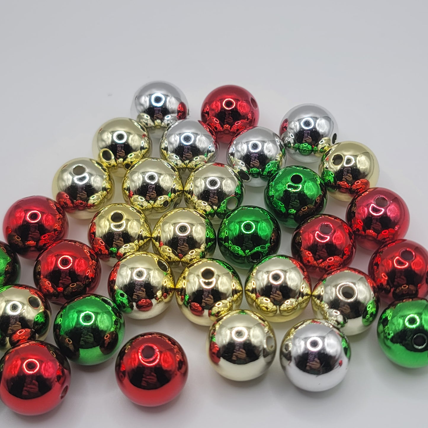 Metallic Christmas bead mix 15.5MM