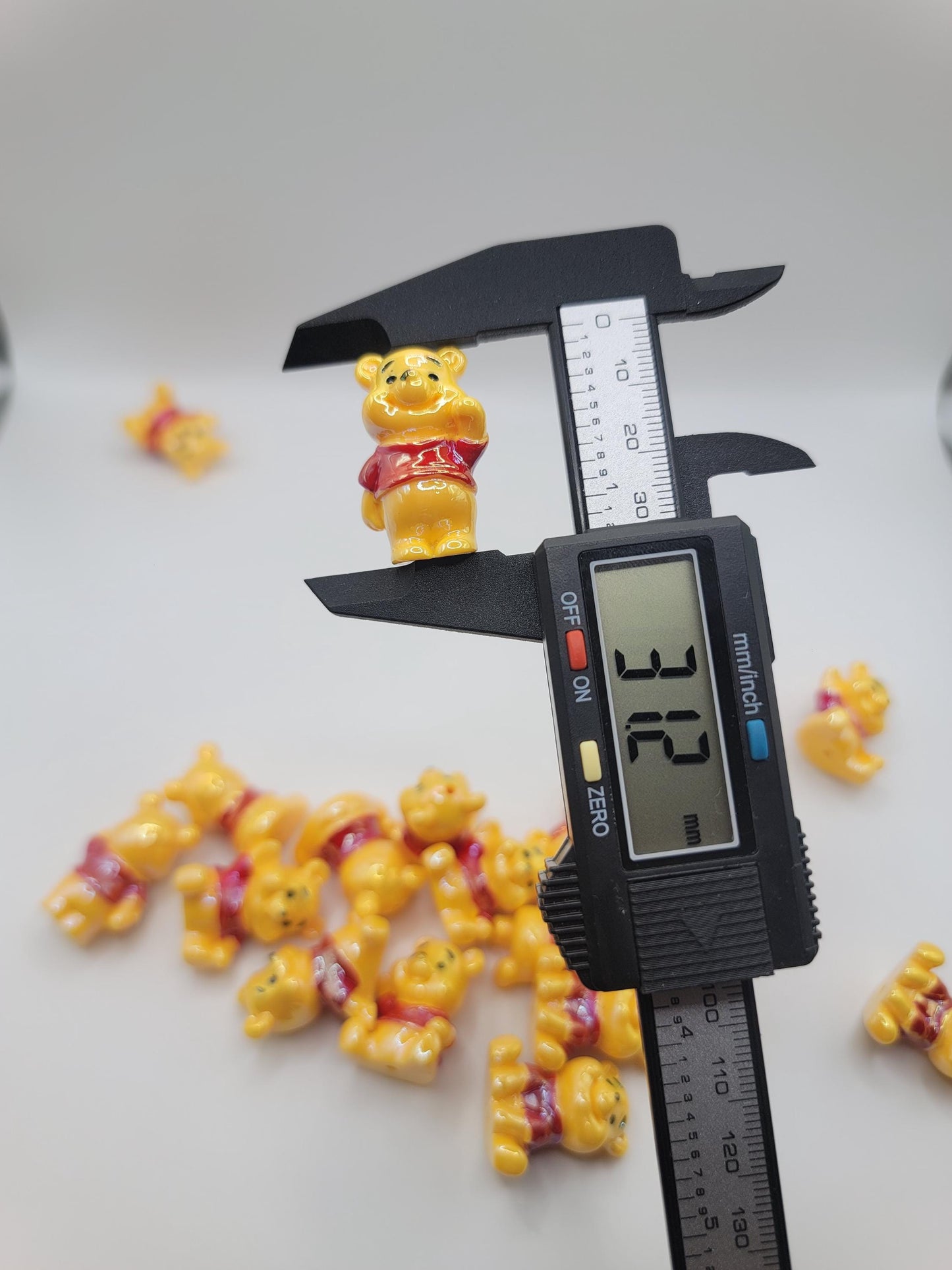3D Acrylic Honey Bear Bead 5 mixed pieces
