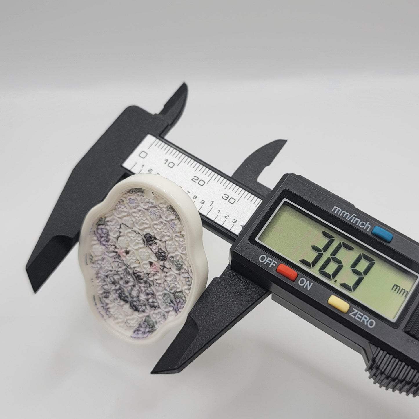 HK kawaii pendant, double sided, 2 pieces