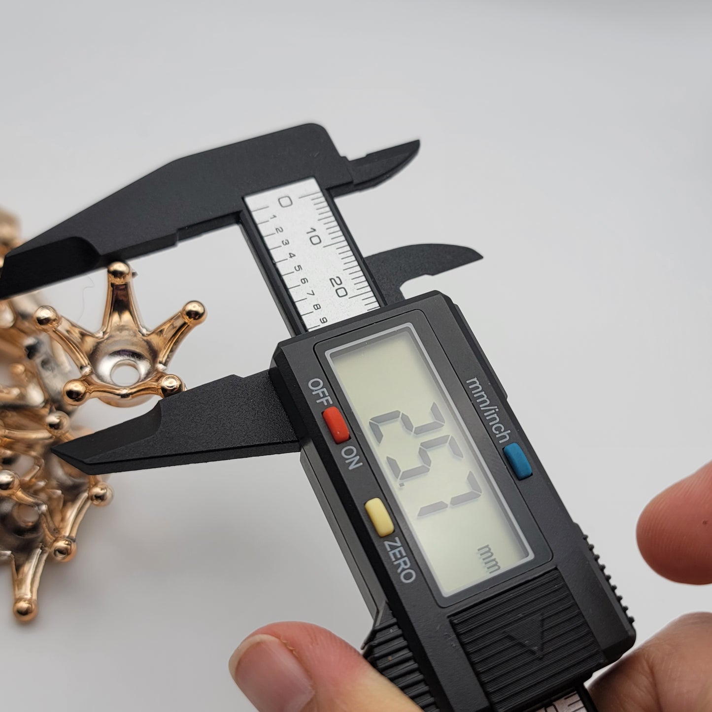 Acrylic crown spacer bead